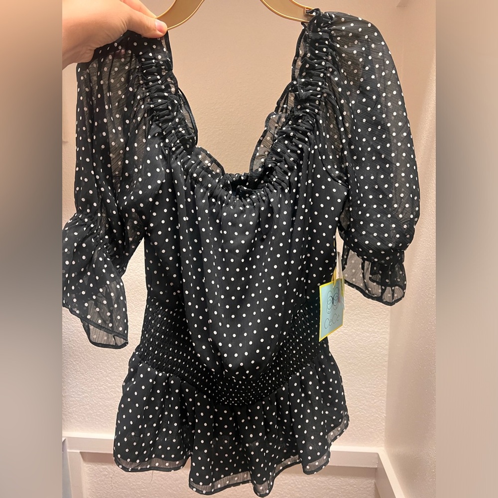 Polkadot cold shoulder top NWT